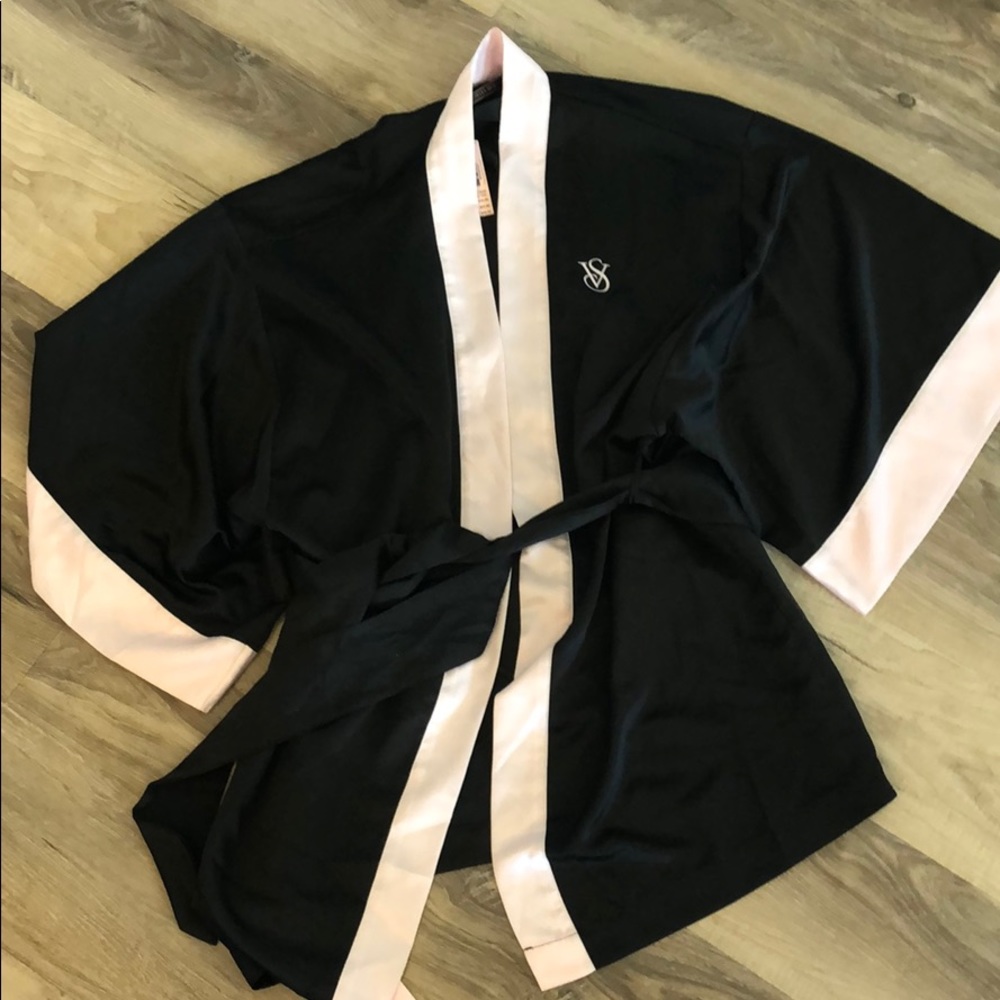 Victoria’s Secret Robe - Picture 4 of 4
